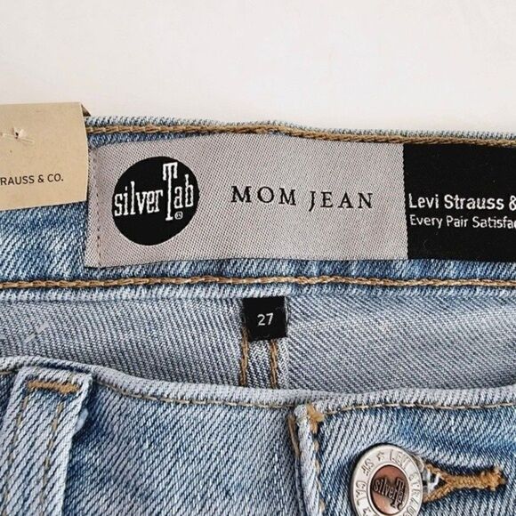 New! Levi's Silvertab High Waisted Mom Jean Distressed Tapered Leg Jeans - Picture 10 of 14